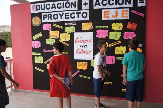 EL COLEGIO "REINA SOFÍA" DESARROLLA SENDOS PROYECTOS DE INNOVACIÓN PEDAGÓGICA QUE PERMITE A LOS ALUMNOS DESARROLLAR HABILIDADES EMPRENDEDORAS Y DE ACERCAMIENTO AL MUNDO DE LA PROMOCIÓN E INNOVACIÓN EMPRESARIAL