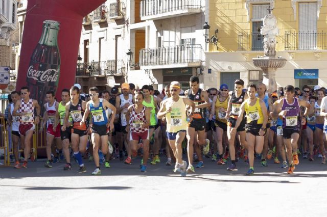Un total de 367 corredores participaron en la XIX Carrera de Atletismo Subida a La Santa de Totana, que este año ha sido solidaria con las Enfermedades Raras