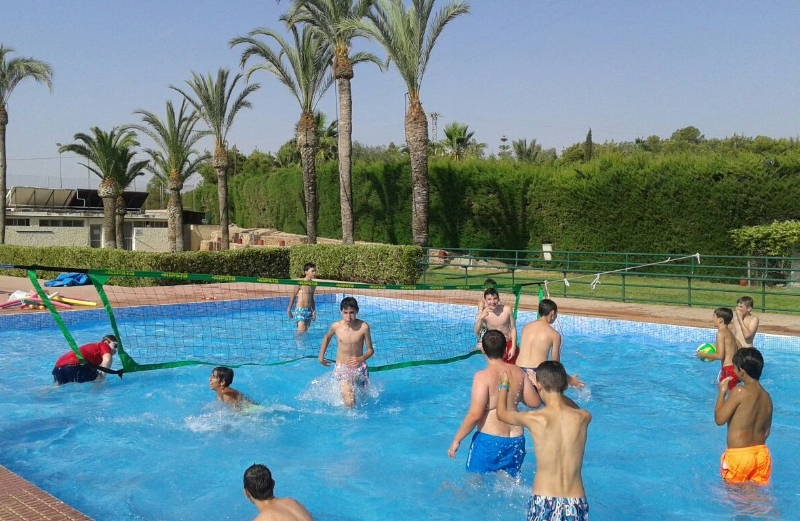 Las piscinas pblicas del Polideportivo Municipal 6 de Diciembre y el Complejo Deportivo Valle del Guadalentn estarn abiertas del 1 de julio al 1 de septiembre