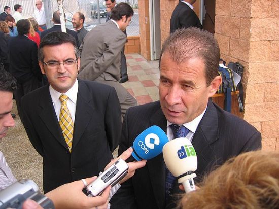 EL ALCALDE Y EL CONCEJAL DE INDUSTRIA INAUGURAN EL SISTEMA DE IMPULSIN DE LAS AGUAS RESIDUALES DEL POLGONO INDUSTRIAL 