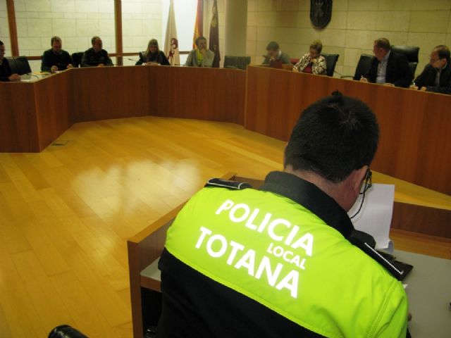 Se celebra la Junta Local de Seguridad Ciudadana para coordinar el dispositivo de seguridad y emergencias de las romeras y las fiestas patronales de La Santa2016 