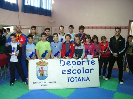 CERCA DE 60 ESCOLARES PARTICIPAN EN EL TORNEO DE TENIS DE MESA ORGANIZADO POR LA CONCEJALA DE DEPORTES