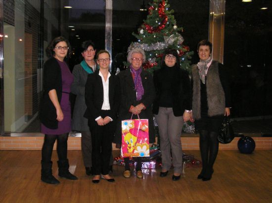 AUTORIDADES MUNICIPALES VISITAN A LAS PERSONAS MAYORES DE LA RESIDENCIA LA PURSIMA, Y LAS QUE SE ENCUENTRAN EN EL HOSPITAL VIRGEN DEL ALCAZAR Y EN LA RESIDENCIA DE LORCA PARA FELICITARLES LA NAVIDAD