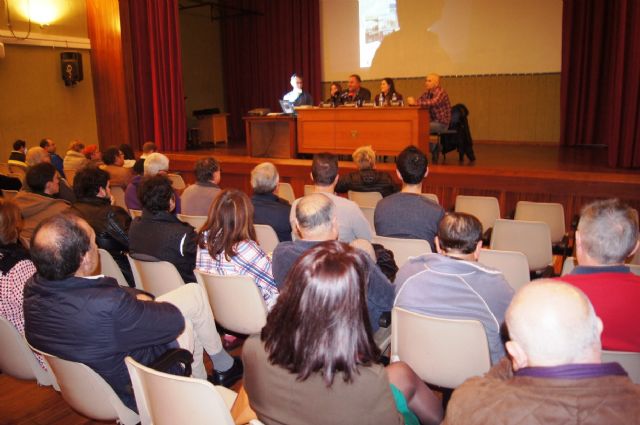 Se presentan dos publicaciones para promover el conocimiento de los yacimientos arqueológicos y un nuevo portal en Internet para divulgar el patrimonio arqueológico de Totana