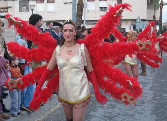 MILES DE PERSONAS SE ECHAN A LAS CALLES DE TOTANA PARA DISFRUTAR DE LOS DESFILES DE CARNAVAL INFANTIL Y DE ADULTOS