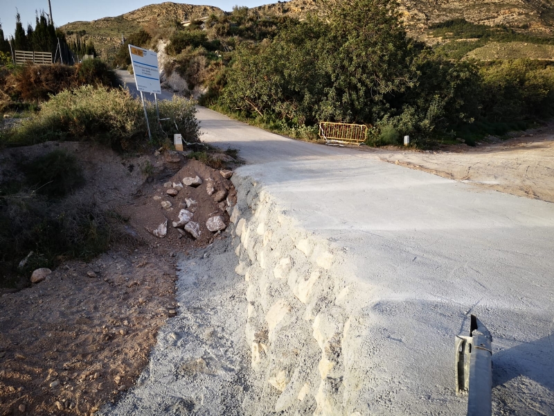 La Concejala de Obras e Infraestructuras arregla el tramo de la carretera de La Huerta en su interseccin con la rambla de Los Molinos, a la altura de la ermita de esta diputacin