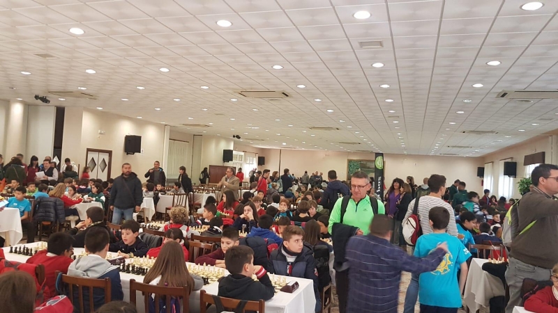 Los centros de enseanza Santiago, Reina Sofa, La Cruz y el IES Prado Mayor participaron en la Final Regional de Ajedrez de Deporte Escolar, celebrada en Sangonera la Seca
