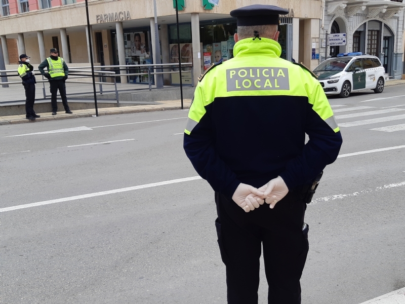 La Polica Local tramita ya 25 sanciones por desobediencia; e intensificar, junto con la Guardia Civil, los controles a partir de maana en empresas, vehculos y comunidades vecinales