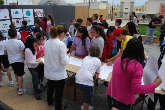 MÁS DE CIEN ESCOLARES HAN PARTICIPADO EN LA ACTIVIDAD ORGANIZADA POR PARTICIPACIÓN CIUDADANA CON EL FIN DE FOMENTAR LA INTERCULTURALIDAD