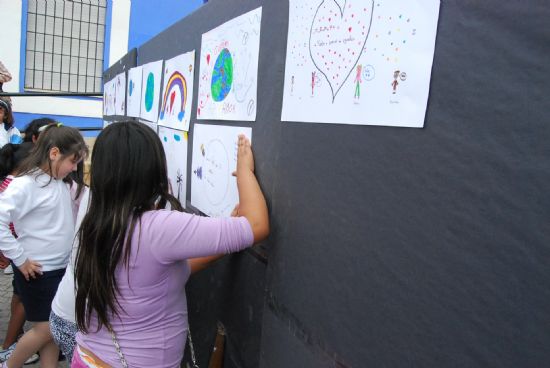 MÁS DE CIEN ESCOLARES HAN PARTICIPADO EN LA ACTIVIDAD ORGANIZADA POR PARTICIPACIÓN CIUDADANA CON EL FIN DE FOMENTAR LA INTERCULTURALIDAD