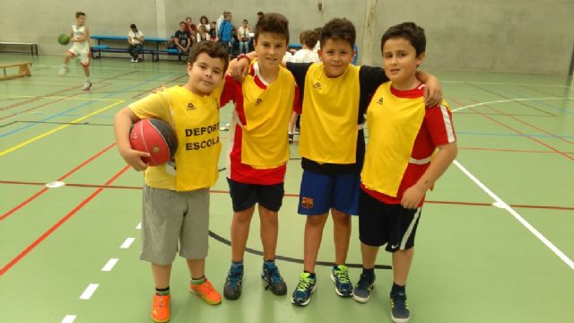 Seis equipos de Totana participaron en los cuartos de final de la Fase Regional de Baloncesto, Balonmano, Fútbol Sala y Voleibol del programa de Deporte Escolar
