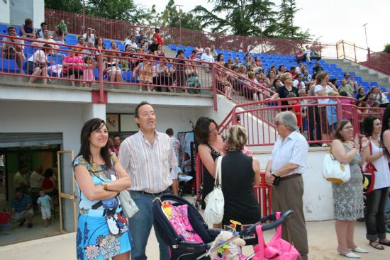 LAS ACTUACIONES PROTAGONIZADAS POR LOS NIÑOS Y NIÑAS DE LA ESCUELA MUNICIPAL INFANTIL "CLARA CAMPOAMOR" EN LA FIESTA DE FIN DE CURSO CONGRERARON A NUMEROSAS PERSONAS EN EL PARQUE MUNICIPAL "MARCOS ORTIZ"