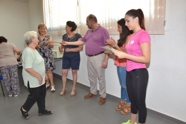 Se clausura el programa municipal de Gimnasia para Personas Mayores en El Paretn, en el que han participado una media de veinte personas
