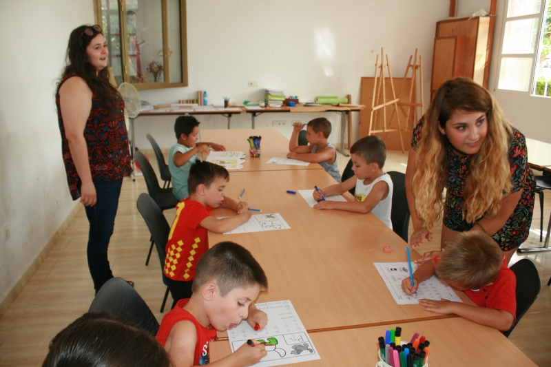VÍDEO. Un total de 13 niños participan en la Escuela de Verano "Imperdible en Vacaciones" que organiza en el Local del barrio Tirol-Camilleri, por vez primera, la Asociación "Imperdible Social"