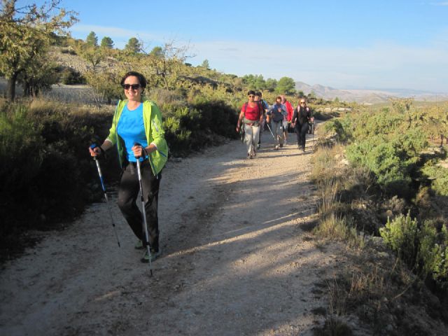 Casi una treintena de personas participan en la segunda jornada del programa de Senderismo, que se celebró este pasado domingo realizando un recorrido por Coy y La Atalaya 