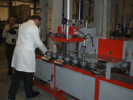 LA CONSEJERA DE EMPRESA, ECONOMA E INNOVACIN INAUGURA JUNTO A AUTORIDADES LOCALES LAS NUEVAS INSTALACIONES DE LA EMPRESA TOTANERA TINTAS MARTNEZ AYALA EN EL 75 ANIVERSARIO DE SU FUNDACIN