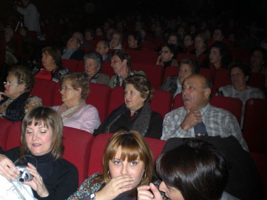 CIENTOS DE TOTANEROS DISFRUTAN CON LA ACTUACIN DE LAS CUATRO CORALES DEL MUNICIPIO EN EL CONCIERTO DE MSICA POPULAR TOTANERA CELEBRADO EN EL CINE VELASCO