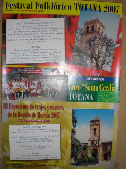 CIENTOS DE TOTANEROS DISFRUTAN CON LA ACTUACIN DE LAS CUATRO CORALES DEL MUNICIPIO EN EL CONCIERTO DE MSICA POPULAR TOTANERA CELEBRADO EN EL CINE VELASCO
