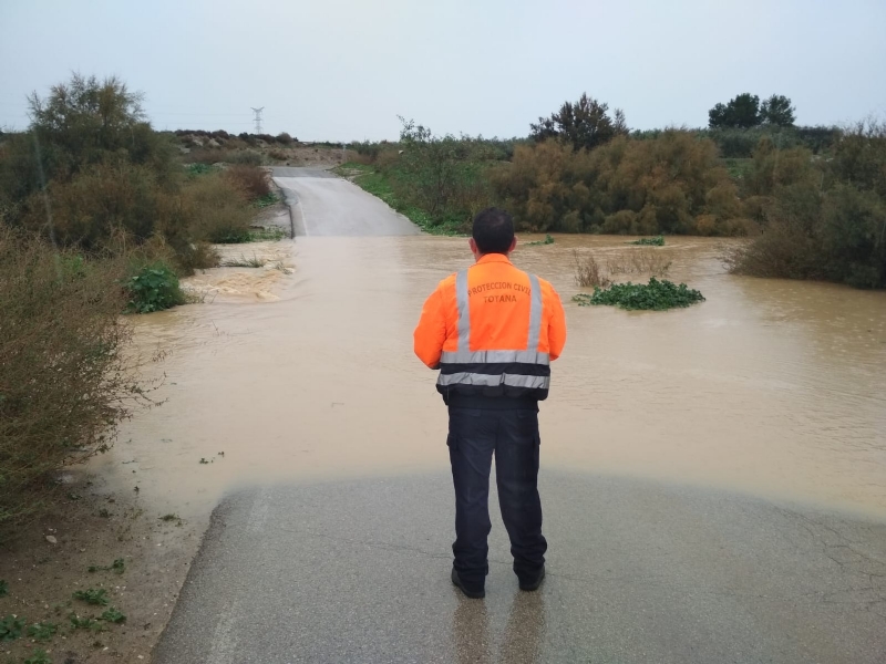 Se cortan al trfico los caminos rurales de Juan Teresa y Paso del Molino por el efecto de las lluvias registradas desde el comienzo del temporal
