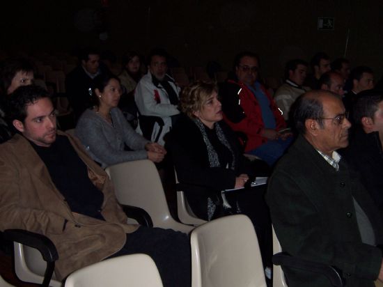 MS DE MEDIO CENTENAR DE PERSONAS ASISTE A LA JORNADA SOBRE EL ESTATUTO DEL TRABAJADOR AUTNOMO, ORGANIZADA POR LAS CONCEJALAS DE INDUSTRIA Y FOMENTO Y EMPLEO EN LA CRCEL