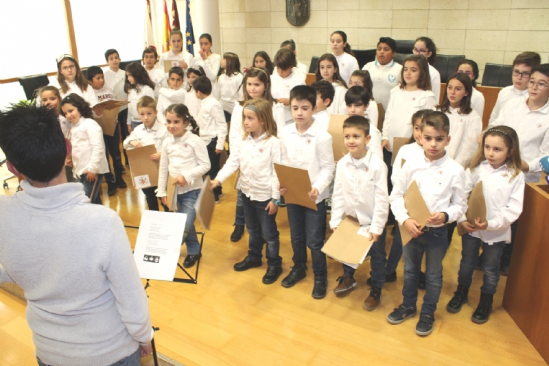 Vdeo. Presentan el nuevo Coro del CEIP Santiago que iniciar su andadura con el concierto de este domingo 22 de diciembre en la parroquia de Santiago (20:00 horas)