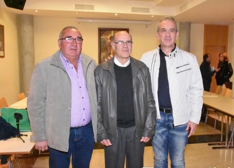 El alcalde de Totana felicita al Nazareno de Honor y Pregonero de la Semana Santa del 2018, Francisco Imbernn y Juan Francisco Otlora, respectivamente 