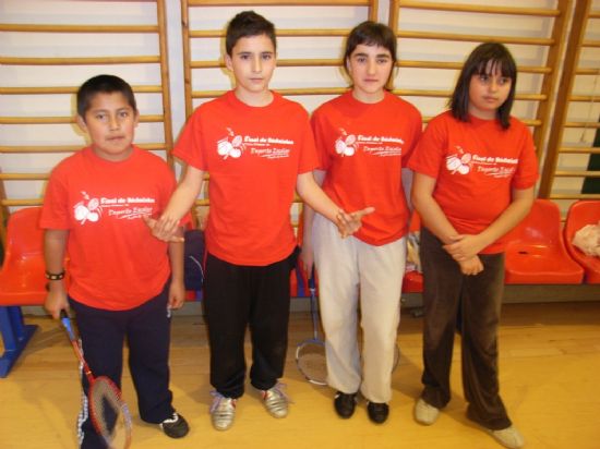 TOTANA ACOGI LA FINAL REGIONAL ESCOLAR DE BADMINTON, QUE CONT CON UNA PARTICIPACIN DE 130 ESCOLARES DE TODA LA REGIN DE MURCIA