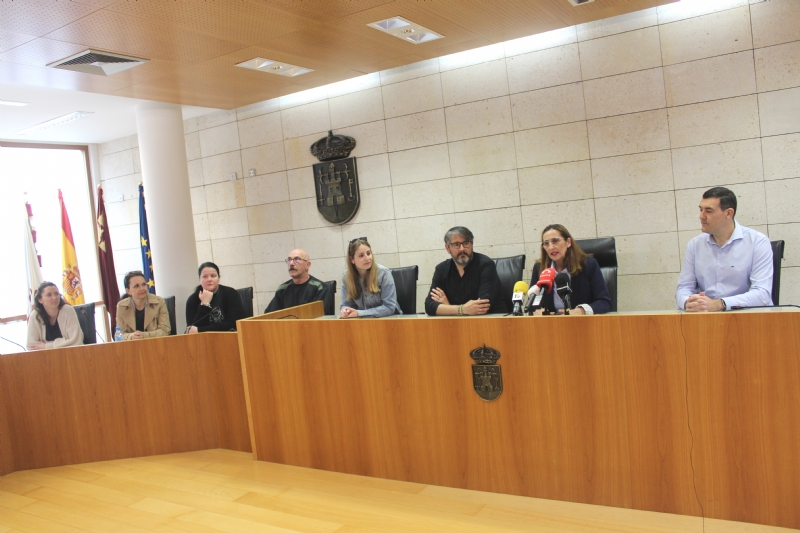Realizan una recepción a una delegación de docentes eslovenos que participa en un programa de internacionalización con el CEIP Tierno Galván
