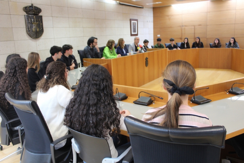 Catorce estudiantes italianos devuelven la visita que alumnos del IES Juan de la Cierva realizaron en febrero en virtud de un intercambio enmarcado en el proyecto Erasmus