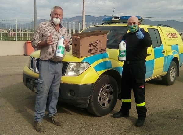 La Sociedad de Cazadores de El Paretn dona 2.000 litros de leja para desinfectar espacios urbanos de esta pedana