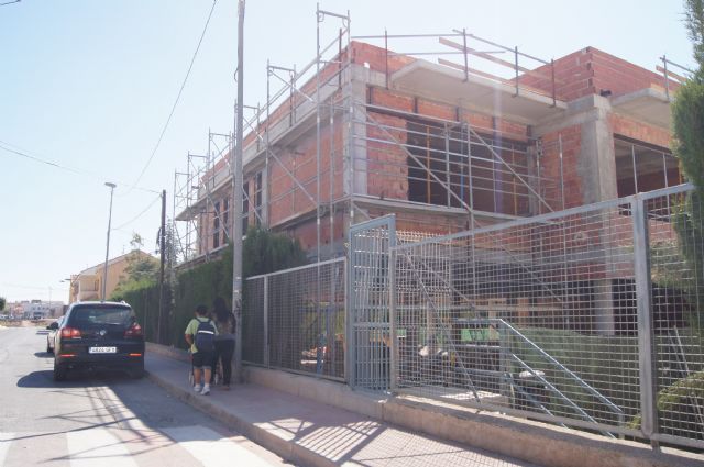 EL AYUNTAMIENTO SE COMPROMETE A QUE LAS OBRAS DEL CEIP "COMARCAL-DEITANIA" ESTÉN FINALIZADAS PARA EL COMIENZO CURSO ESCOLAR 2013/14