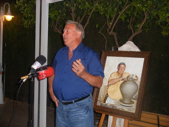 LA ASOCIACIN DE ARTESANOS HOMENAJEA A FRANCISCO TUDELA TOMS EL DA DE LA PATRONA DE LOS ALFAREROS EN UN ACTO PRESIDIDO POR EL ALCALDE