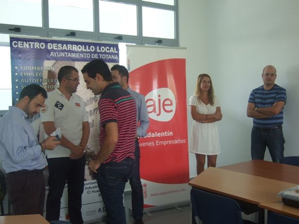 LA ASOCIACIÓN AJE GUADALENTÍN CELEBRA SU REUNIÓN DE JUNTA DIRECTIVA EN LAS INSTALACIONES DEL CENTRO DE DESARROLLO LOCAL DE TOTANA