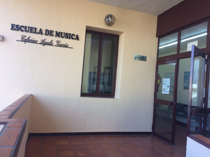 La Agrupacin Musical y el Ayuntamiento de Totana dan el nombre de Ceferino Ayala Garca a las instalaciones de la Escuela de Msica, en el Centro Sociocultural La Crcel