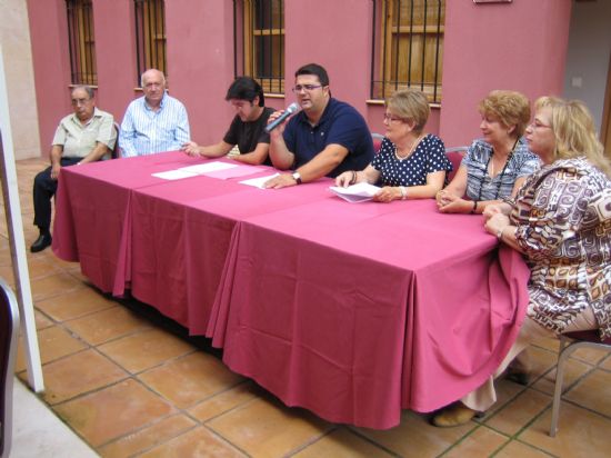 LOS SOCIOS DEL CENTRO MUNICIPAL DE PERSONAS MAYORES CELEBRAN LA ASAMBLEA GENERAL ORDINARIA PARA INFORMAR DE LAS ACTIVIDADES Y SERVICIOS QUE SE VAN A OFERTAR ESTE AÑO