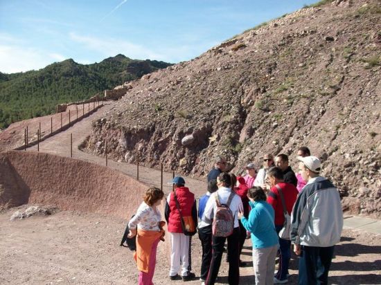 LOS ALUMNOS DEL CENTRO DE DA JOS MOY VISITAN EL YACIMIENTO ARQUEOLGICO DE LA BASTIDA PARA CONOCER LOS LTIMOS DESCUBRIMIENTOS 