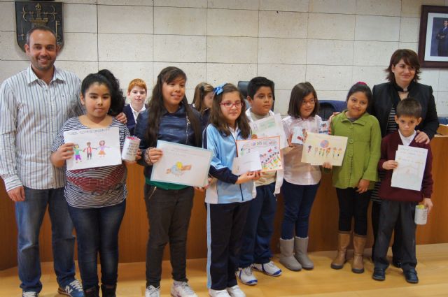 Los escolares celebran el Da Internacional de los Derechos del Nio con la lectura de un manifiesto en el saln de Plenos del Ayuntamiento