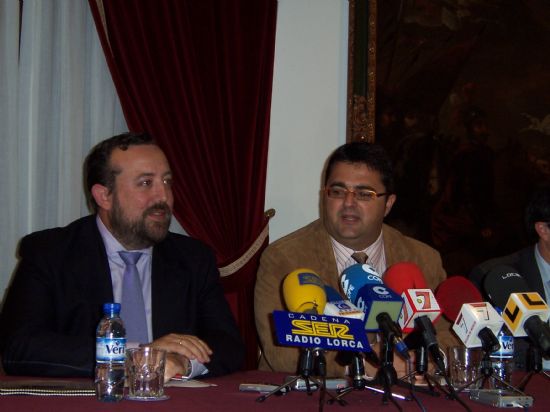 EL CONSEJERO DE PRESIDENCIA Y EL ALCALDE EN FUNCIONES DE TOTANA FIRMAN UN CONVENIO DE 300.000 EUROS DESTINADOS A LA CONSTRUCCIN DE UN NUEVO EDIFICIO QUE ALBERGAR LAS NUEVAS DEPENDENCIAS POLICIALES