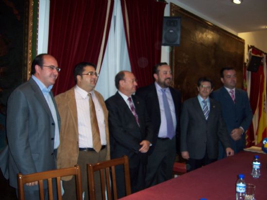 EL CONSEJERO DE PRESIDENCIA Y EL ALCALDE EN FUNCIONES DE TOTANA FIRMAN UN CONVENIO DE 300.000 EUROS DESTINADOS A LA CONSTRUCCIN DE UN NUEVO EDIFICIO QUE ALBERGAR LAS NUEVAS DEPENDENCIAS POLICIALES