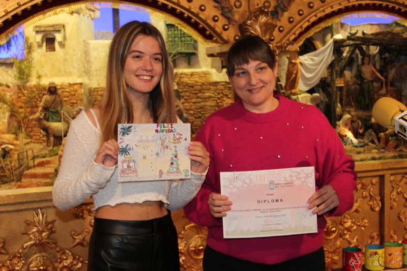 Entregan los premios a los ganadores del III Concurso de Postales de Navidad que ha organizado la Concejala de Cultura