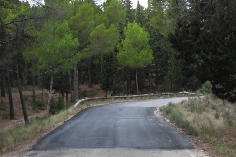 La Comunidad realiza obras de mejora en dos viales del Parque Regional de Sierra Espua, con una inversin de cerca de 100.000 euros cofinanciados al 80 por ciento por los Fondos FEDER