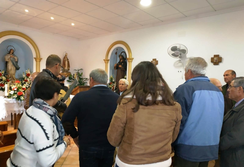 Autoridades municipales asisten a la tradicional misa y baile de pujas en El Raiguero Bajo coincidiendo con la festividad de San Fulgencio