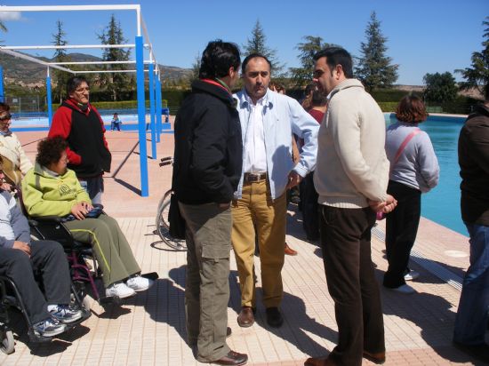 LAS CONCEJALAS DE SERVICIOS A LA CIUDAD Y DEPORTES INAUGURAN LAS OBRAS DE ACCESO PARA DISCAPACITADOS EN EL POLIDEPORTIVO MUNICIPAL 6 DE DICIEMBRE