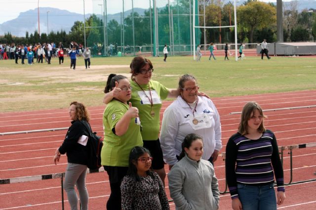 Usuarios del Centro de Día para la Discapacidad Intelectual "José Moyá" se clasifican para el Campeonato de España de Atletismo que se celebrará en mayo en Cartagena