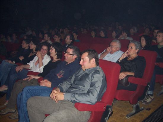 KIKO VENENO CONGREGA A MS DE 250 PERSONAS CON LA PUESTA EN ESCENA DE SU LTIMO DISCO EL HOMBRE INVISIBLE, EN LA SALA DE ARTES ESCNICAS DE LA LOCALIDAD