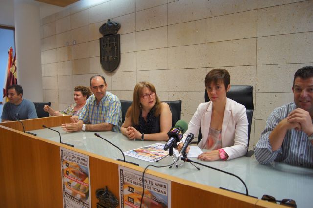 LAS AMPAS Y LIBREROS DE TOTANA PROMUEVEN UNA CAMPAÑA PARA LA ADQUISICIÓN MÁS VENTAJOSA DE LIBROS DE TEXTO Y MATERIAL ESCOLAR PARA EL CURSO 2013/14