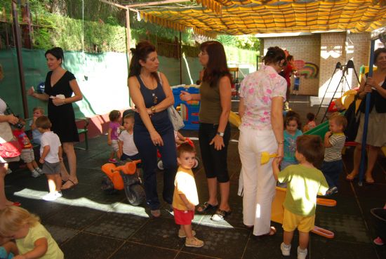 LAS ESCUELAS INFANTILES "CLARA CAMPOAMOR" Y "CARMEN BARÓ" Y EL PUNTO DE ATENCIÓN A LA INFANCIA "DOÑA PEPITA LÓPEZ GANDÍA" COMIENZAN EL CURSO ESCOLAR 2010/2011 CON LA ESCOLARIZACIÓN DE MÁS 300 NIÑOS