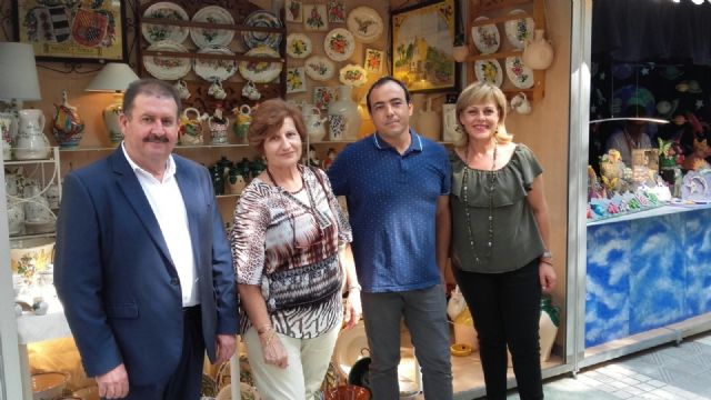 Responsables municipales asisten a la inauguracin de la 34 Feria Oficial de Artesana de la Regin de Murcia (Feramur), que permanece abierta hasta el domingo 24 de septiembre en Lorca