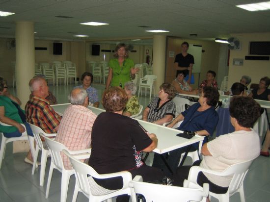 LOS CENTROS MUNICIPALES DE PERSONAS MAYORES DE LA LOCALIDAD INICIAN EL PROGRAMA DE ACTIVIDADES ORGANIZADO PARA EL CURSO 2009-2010 CON UNA JORNADA DE CONVIVENCIA CELEBRADA EN LA SANTA