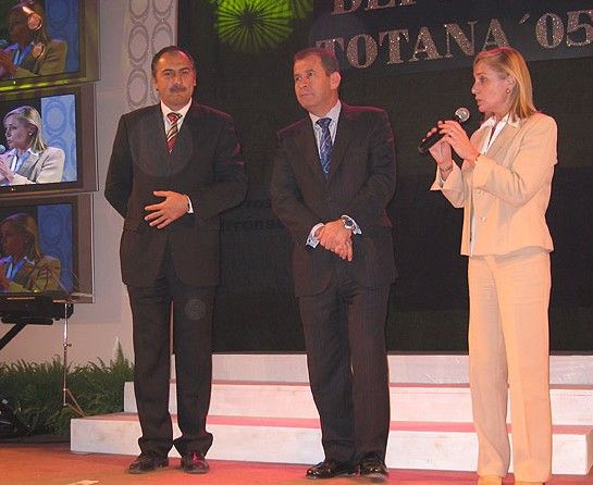 LA GALA DEL DEPORTE2005 SE CELEBR CON GRAN XITO EN EL PABELLN DE DEPORTES Y REUNI A UNAS 550 PERSONAS REPRESENTANTES DE CLUBES Y EMPRESAS PATROCINADORAS